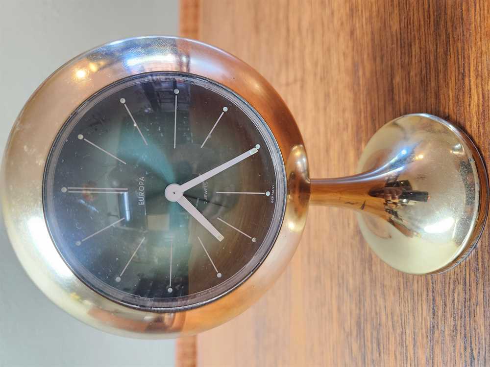 Europa Pedestal Clock