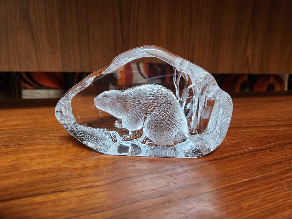 Mats Jonasson Beaver Paperweight Signed