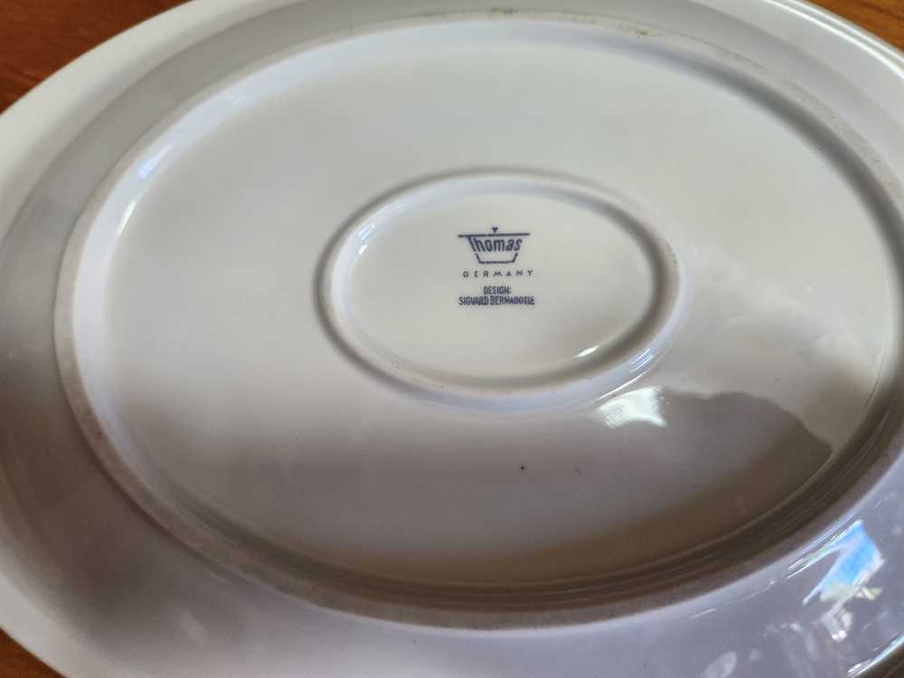 Thomas Rosenthal Constanze Oval Serving Plate by Swedish Designer Sivgard Bernadotte