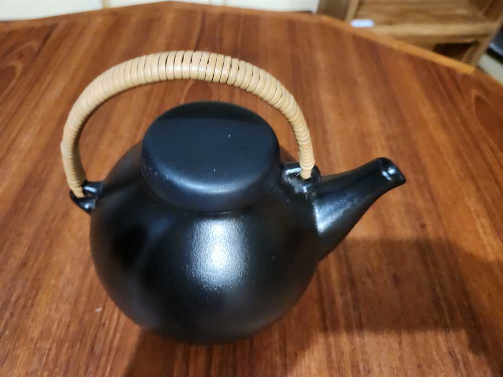 Arabia Finland GA Teapot - Designed 1960 by Ull Procope
