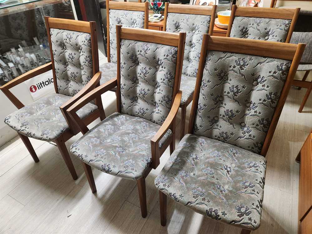 RS Associates Set of 4 Teak Highback Dining Chairs