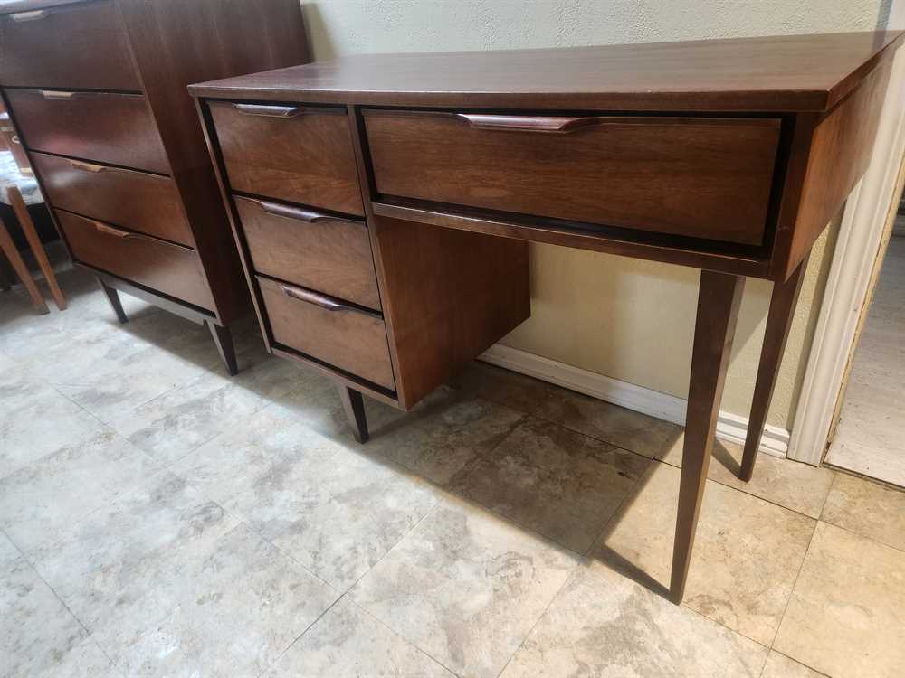 Vic Art Walnut Desk
