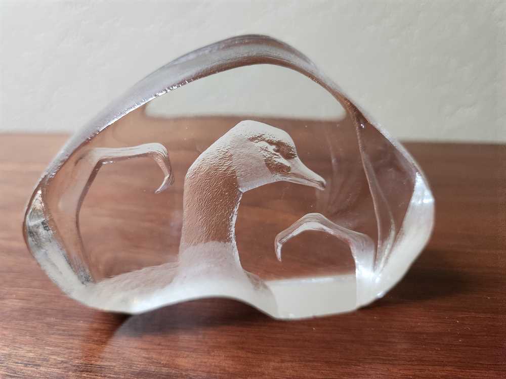 Mats Jonasson Signed and numbered "Goose" Sculpture