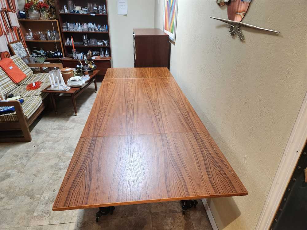 BRDR.  FURBO Teak Draw Leaf Dining Table