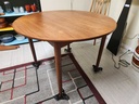 Round/Oval Teak Dining Table with 2 leaves