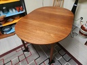 Round/Oval Teak Dining Table with 2 leaves