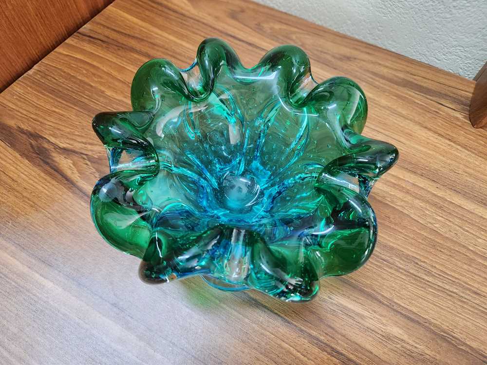 Lorraine Green over Blue with controlled bubbles Basket/Ashtray