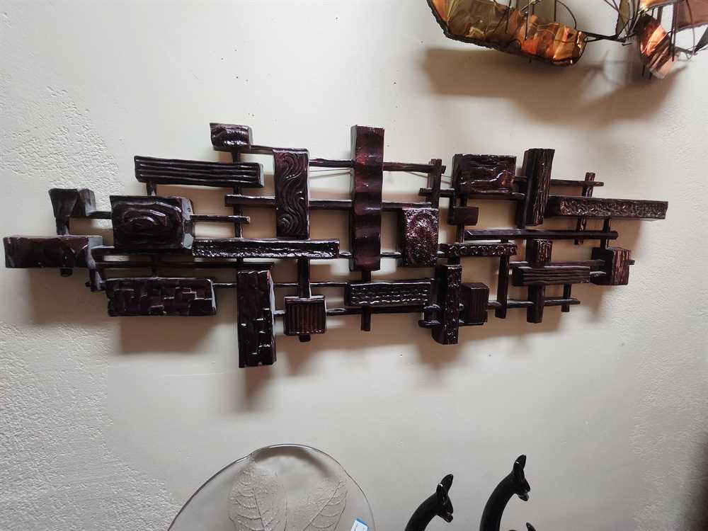 Syroco / Dart Industries Molded Purple Plastic Brutalist Wall Hanging. 