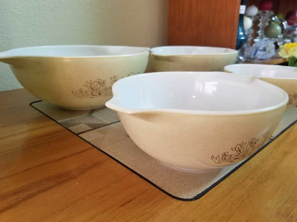 Pyrex Forest Fancies Full Cinderella Set (441-444)