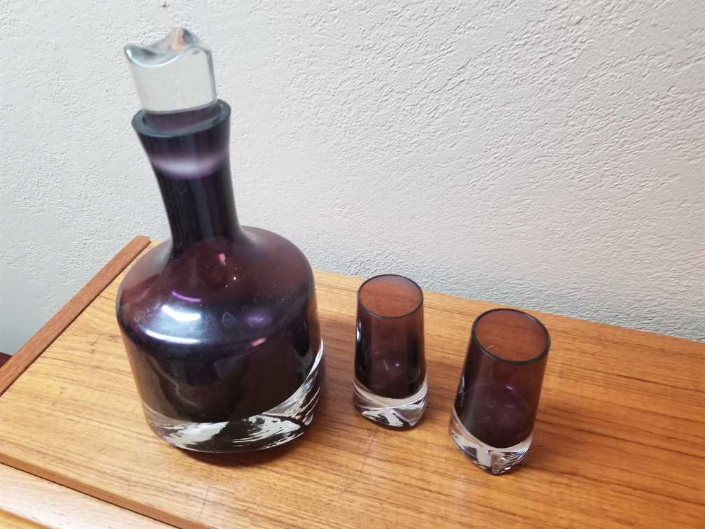 Summerso Sweden 1970's Purple Gin/Vodka Decanter & 2 Glasses