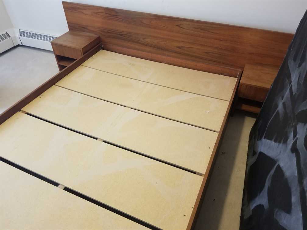 Teak Platform Queen Bed