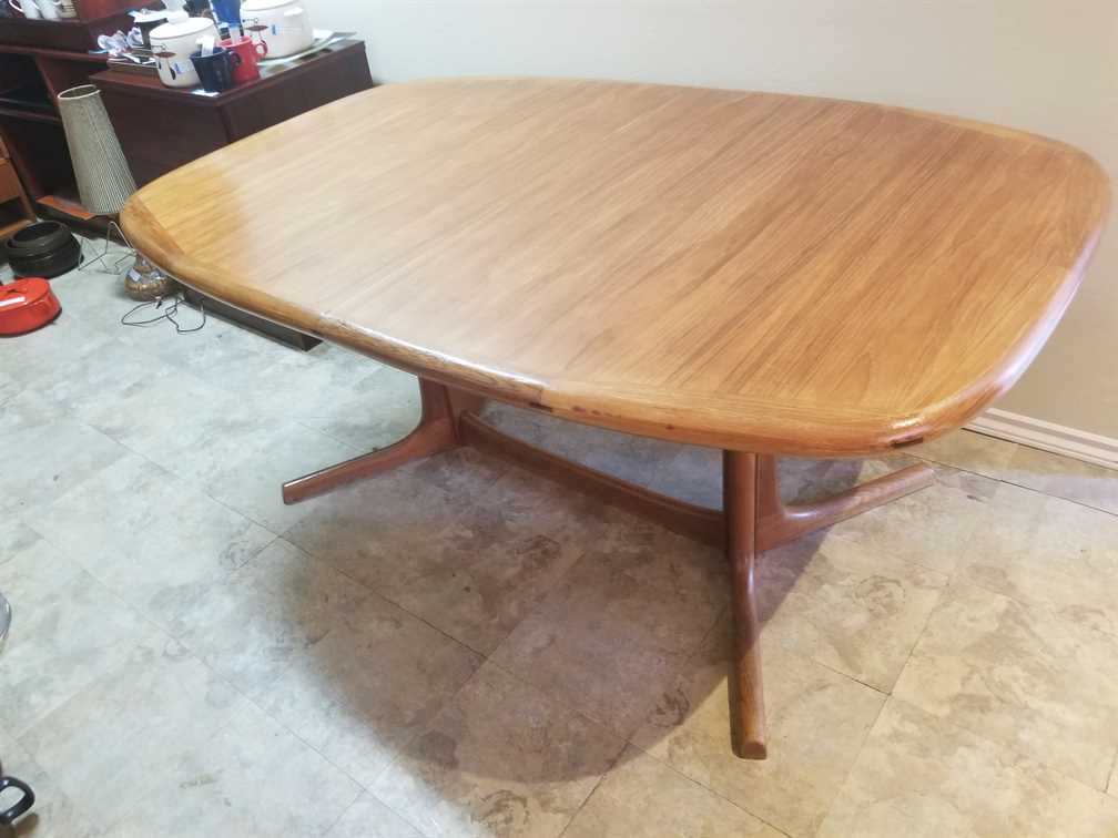 Dyrlund Teak Oval Dining Table w/2 Leaves