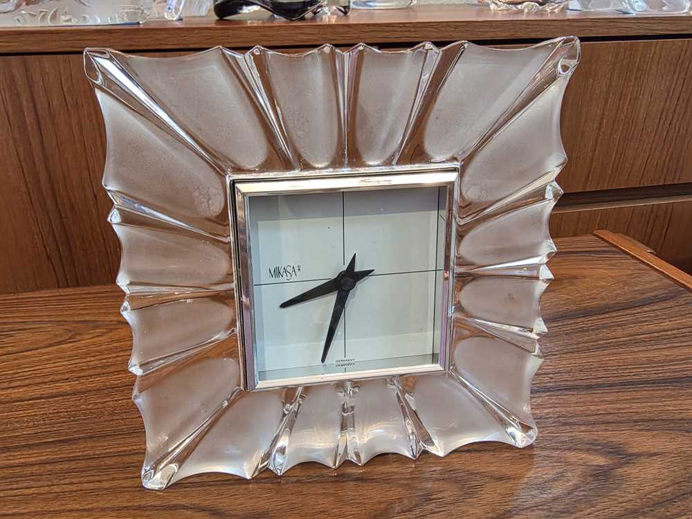 Mikasa Frosted Glass Monarch Mantle Clock