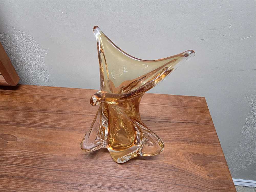 Chalet Glass Vase - Amber