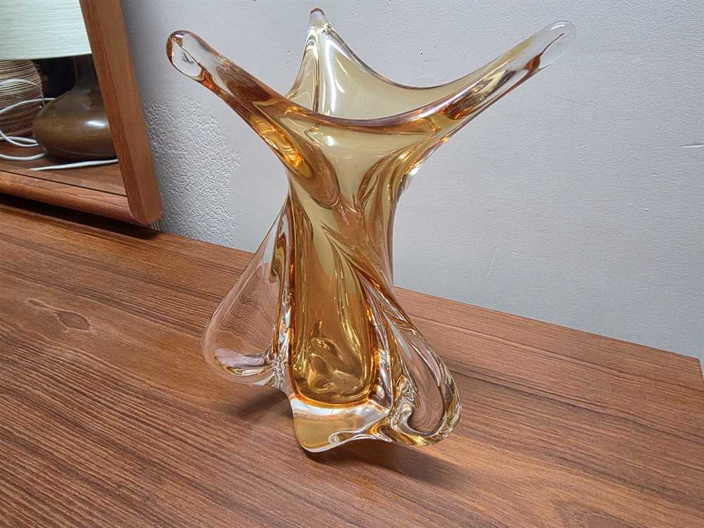 Chalet Glass Vase - Amber