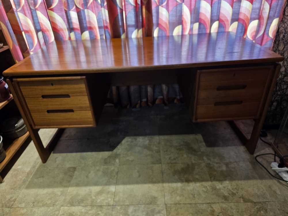 Dyrlund Floating Top Bookcase Desk