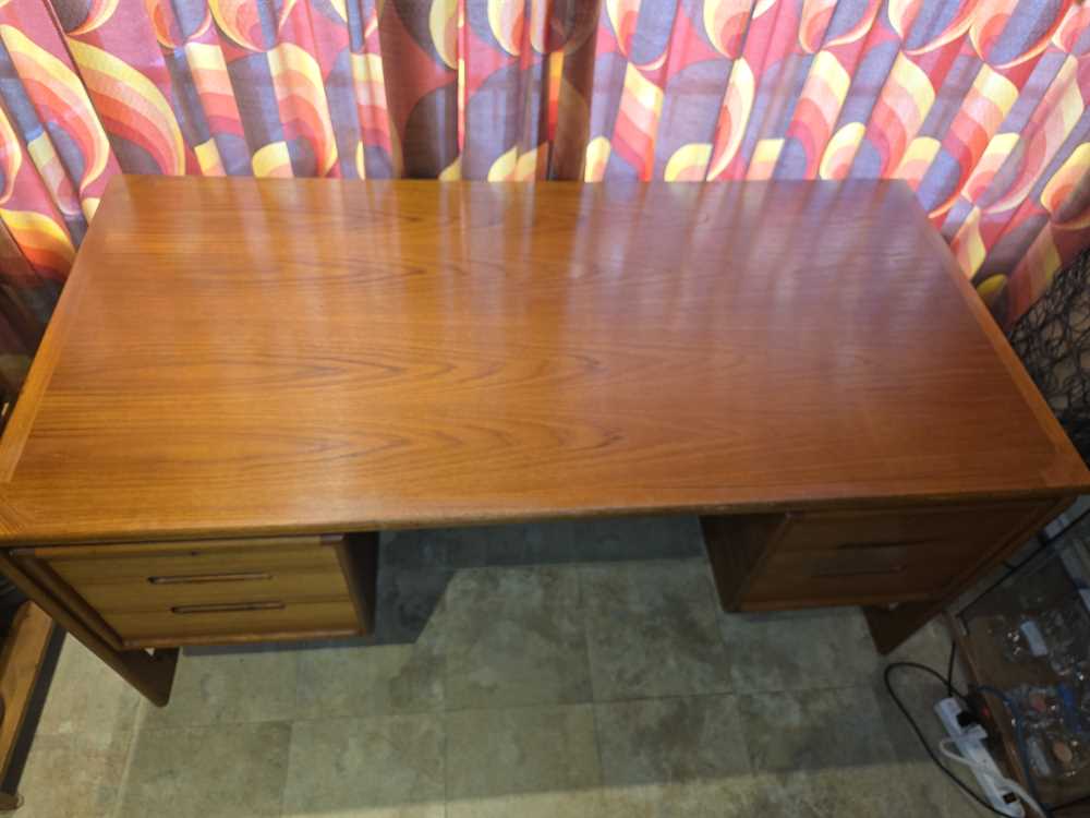 Dyrlund Floating Top Bookcase Desk