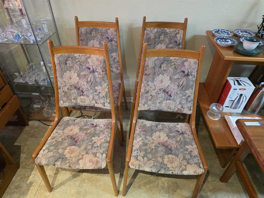 Set of 4 Nordic Furniture Teak Mid Back Dining Chairs