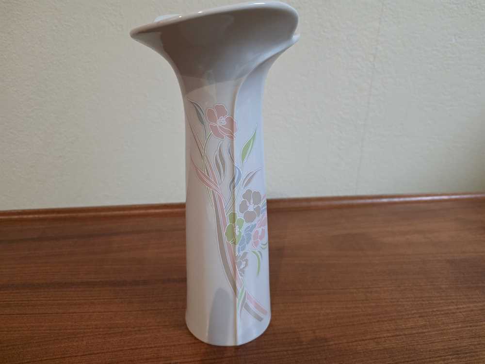 Yamaji Japan Vintage Floral Vase