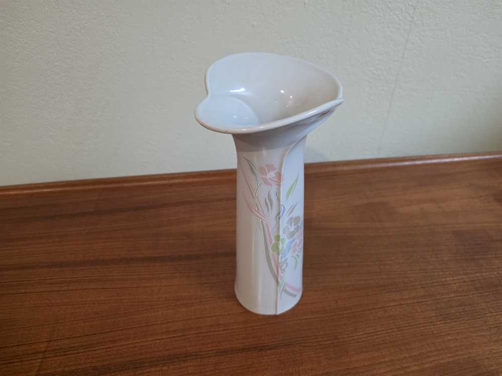 Yamaji Japan Vintage Floral Vase