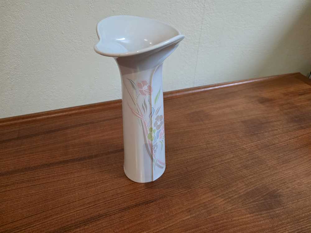 Yamaji Japan Vintage Floral Vase
