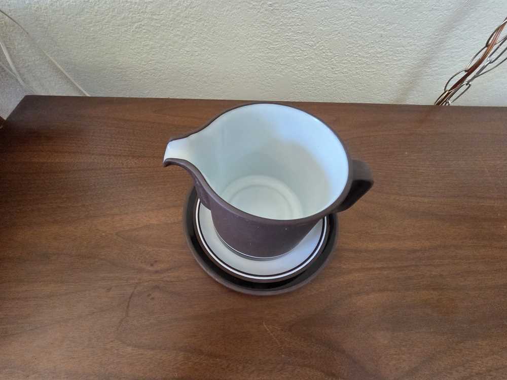 Hornsea Contrast Gravy Boat w/ Underplate