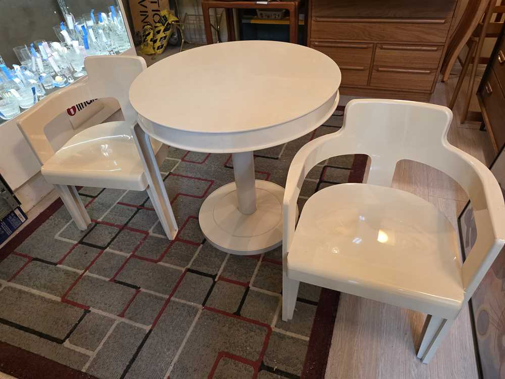 Syroco 1970's Dining Table and 2 Chairs