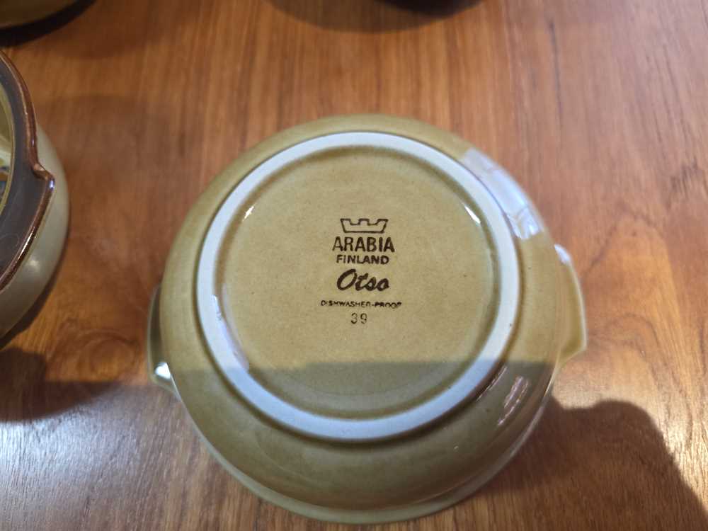 Arabia Finland Otso Handled Bowl by Raija Uosikkinen and Ulla Procopé