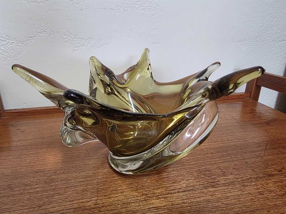 Chalet Glass Splash Ashtray Model A42
