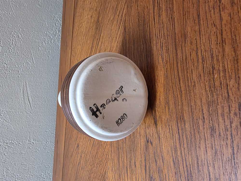 Haeger Pottery USA Vase #280