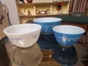 Pyrex Blue Garland Set of 3 Mixing Bowls 401-403