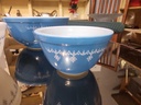 Pyrex Blue Garland Set of 3 Mixing Bowls 401-403