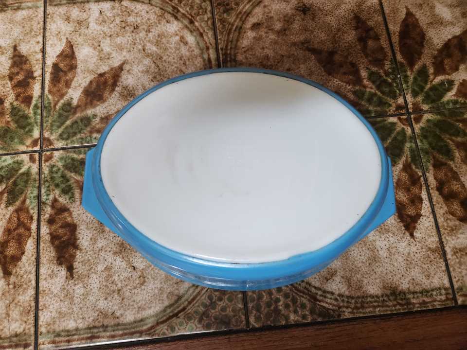 Pyrex Blue Garland 045