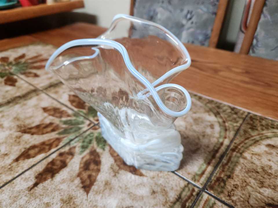 NSSG Glass Canada Vase