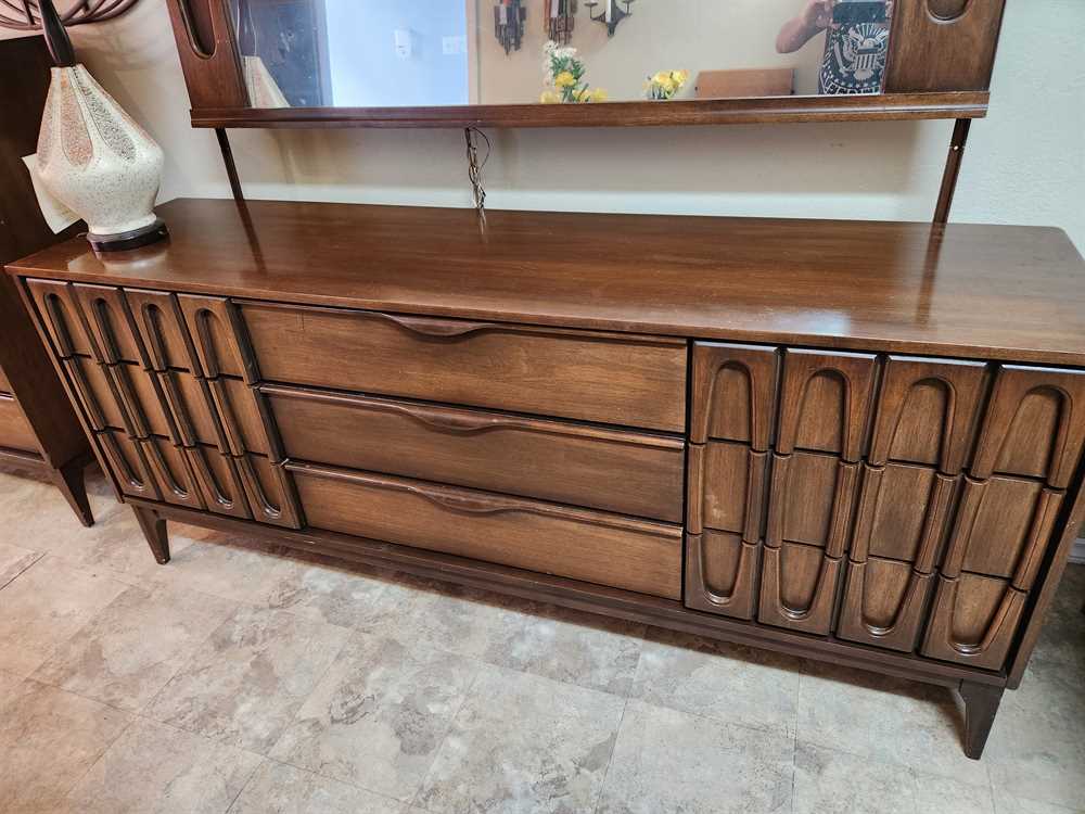 1970 Vic Art 9 Drawer Walnut Low Boy Dresser by Victoriaville w/ Mirror