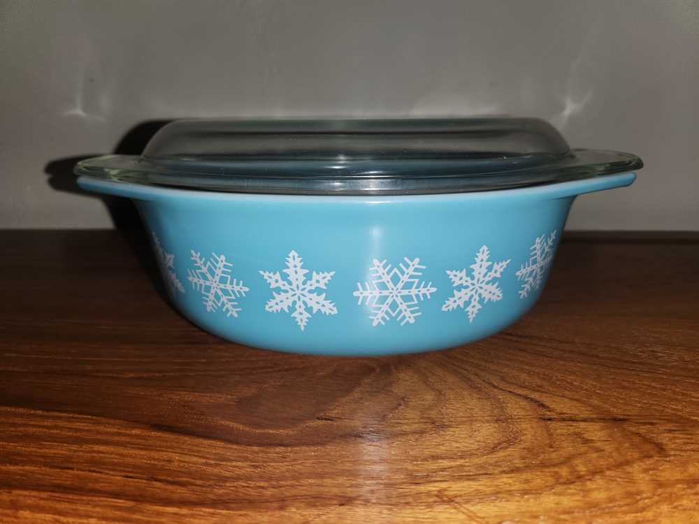 Pyrex Blue Snowflake 043