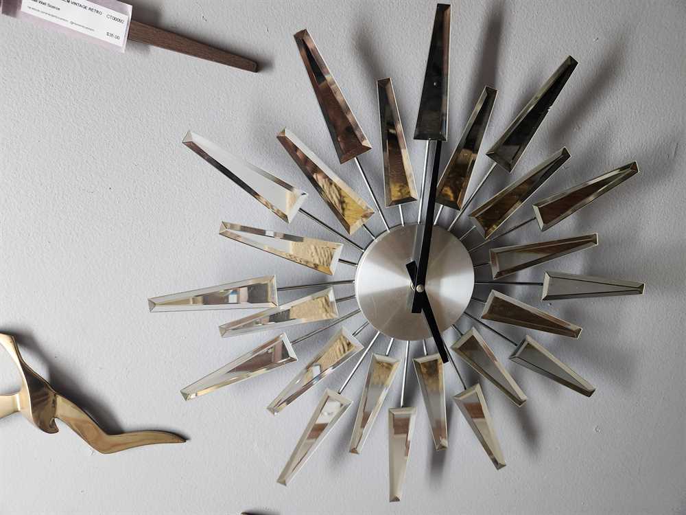 Retro Starburst Atomic Mirror Clock