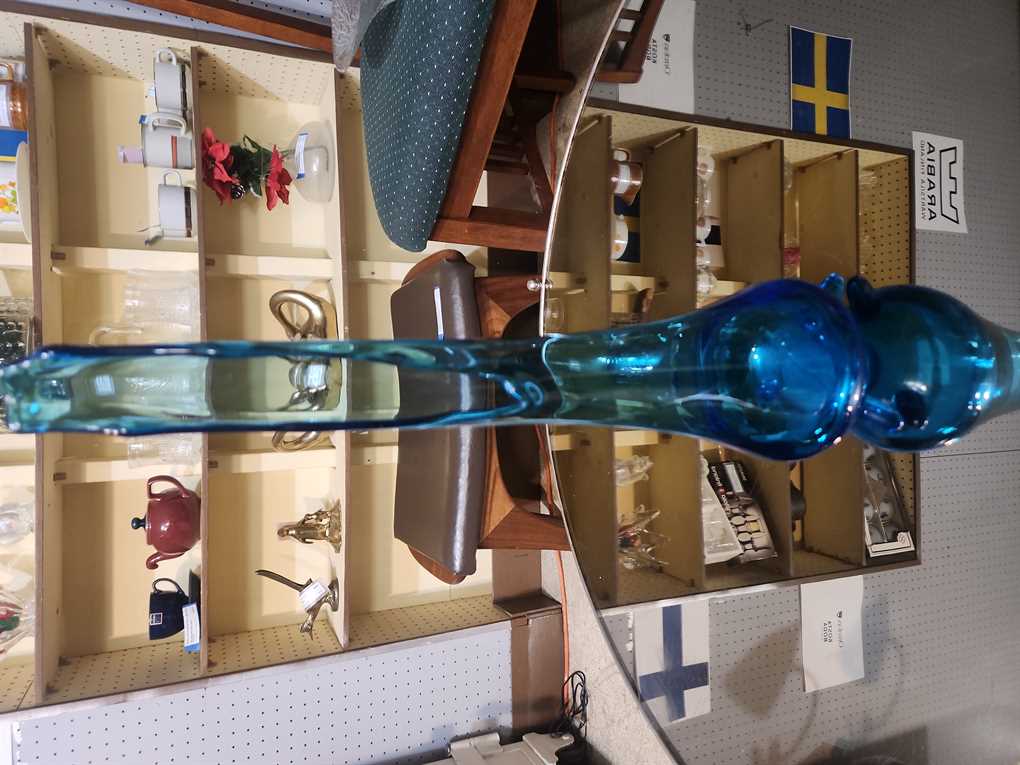 LE Smith Swung Vase 15"
