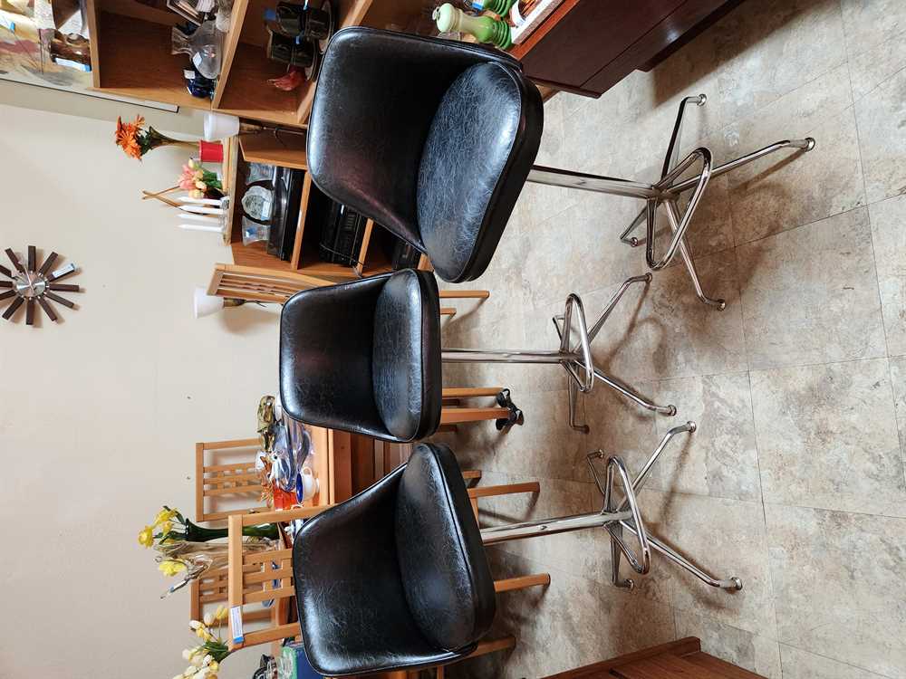 Vintage 1960's Chrome & Vinyl Bar Stool