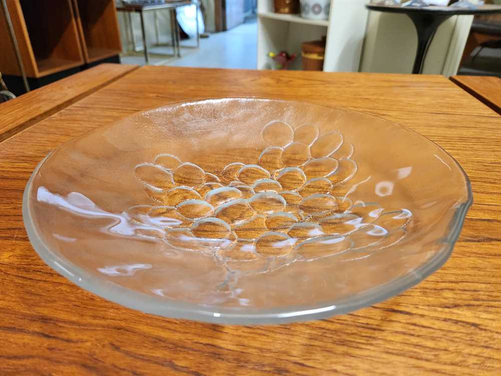 Kosta Boda Grapes Shallow Serving Bowl by Ann Warff 