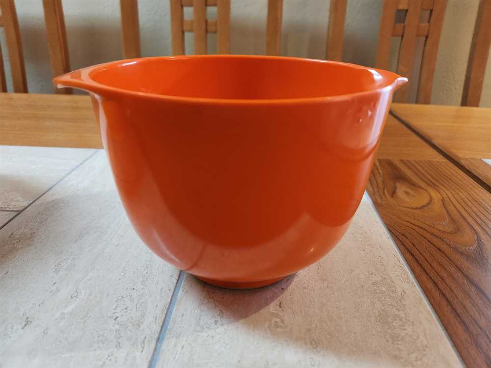 Rosti Small Mixing Bowl Orange