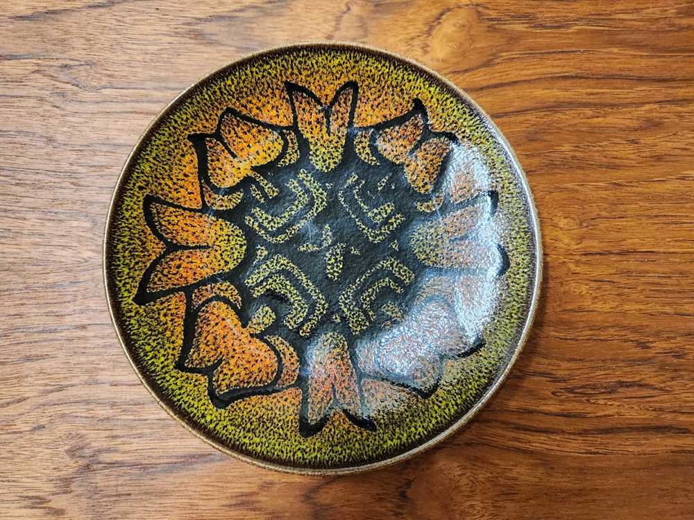 Poole Pottery Aegean #3 Rounded Plate 8"