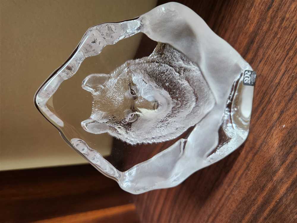 Mats Jonasson Large "Wolf"  Paperweight Signed and Numbered