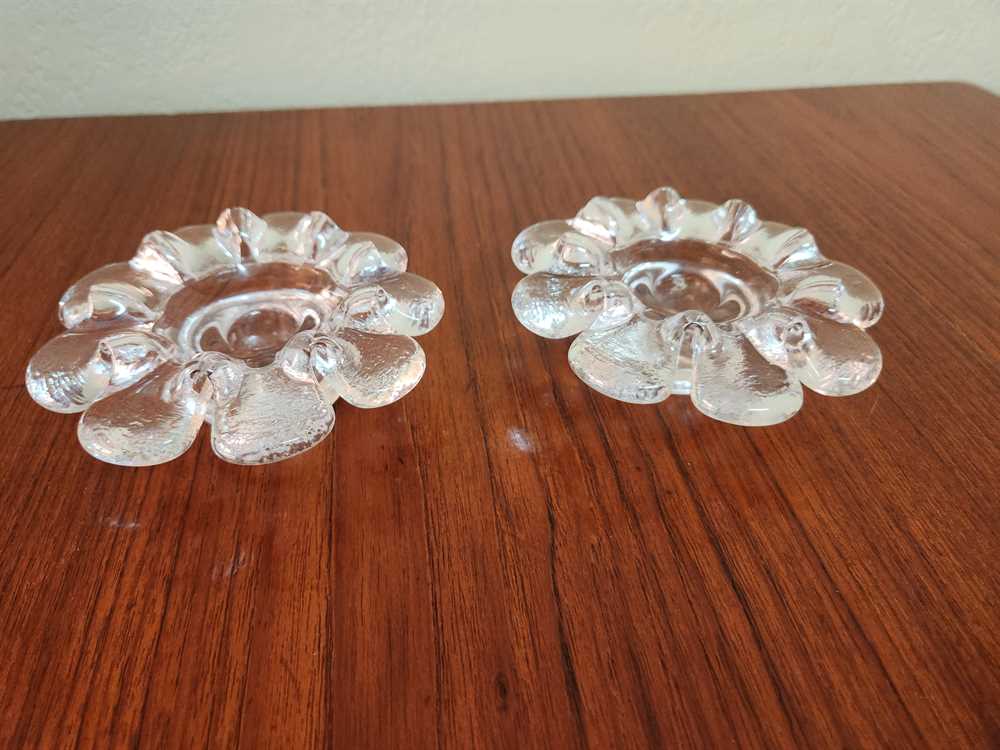 Kosta  Krinolin Votive Pair by Ann and Goran Warff