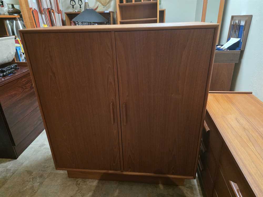 Design Furn. MFG Canada Teak Gentleman's dresser