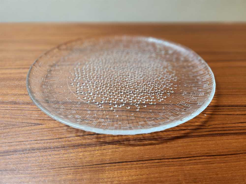 Iittala Ultima Thule Round Serving Platter