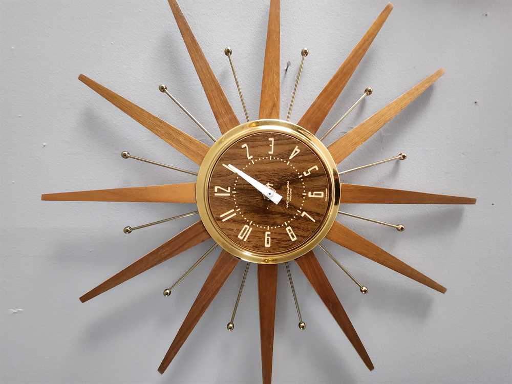 Westclox Starburst Clock