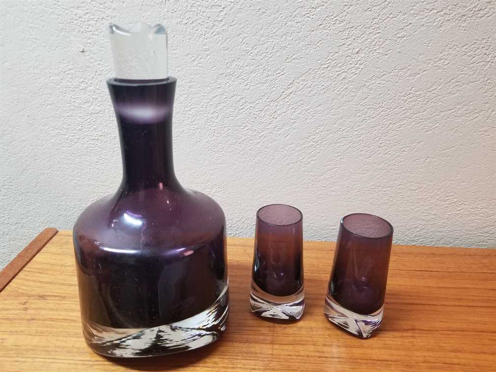 Summerso Sweden 1970's Purple Gin/Vodka Decanter & 2 Glasses