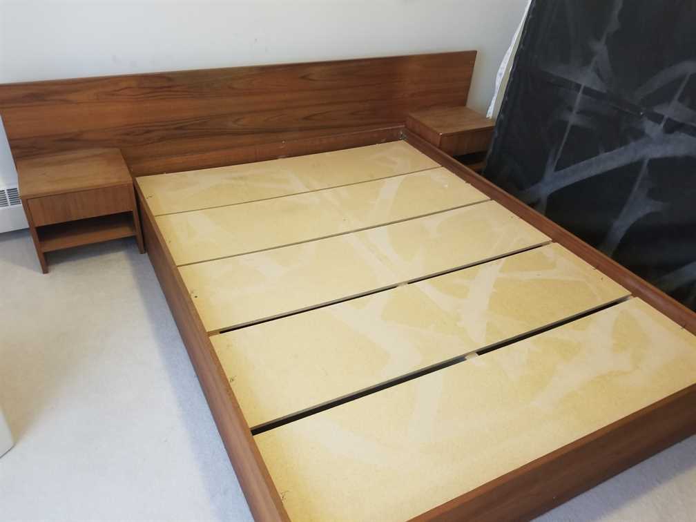 Teak Platform Queen Bed