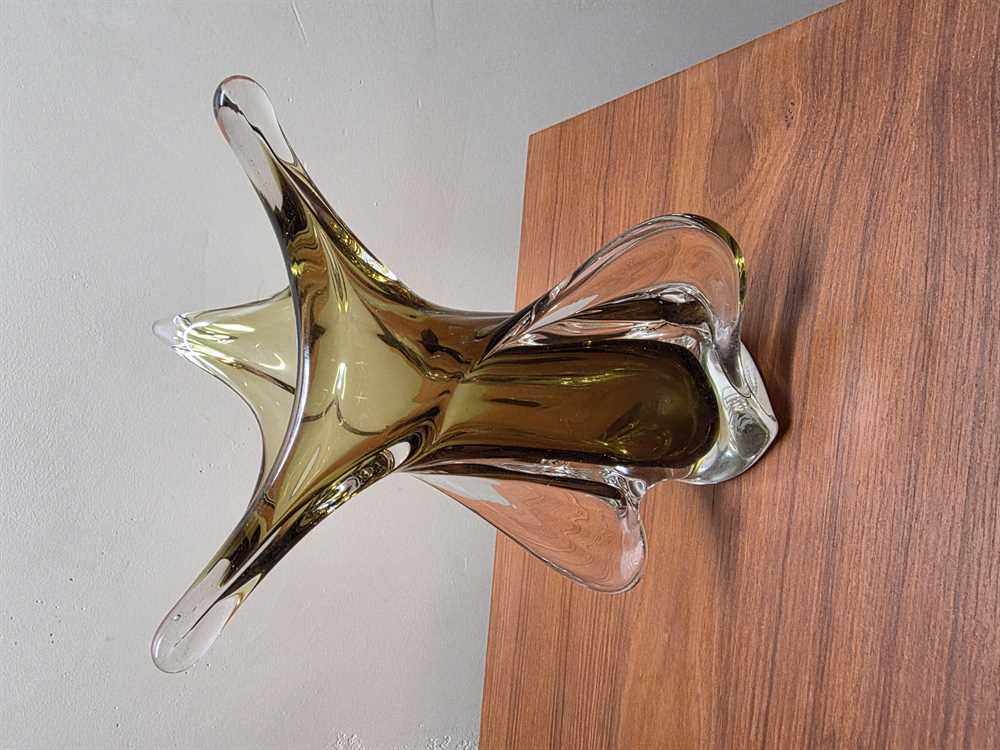 Chalet Glass Vase - Green
